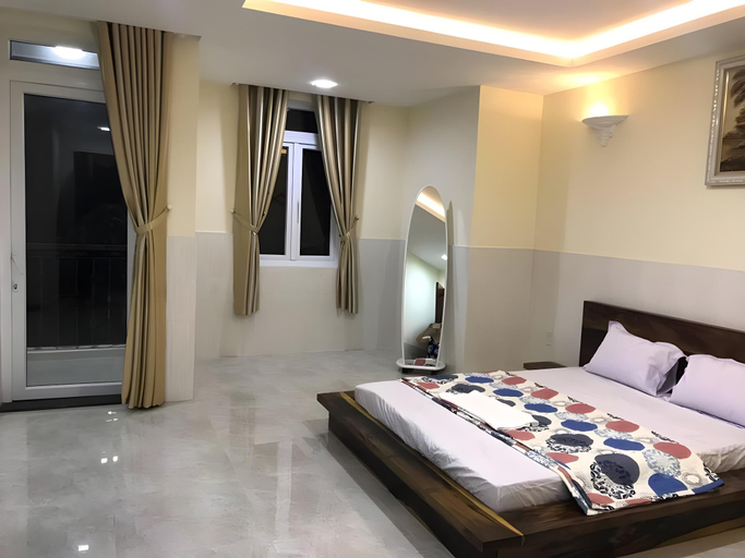 Bedroom 2, ABC hotel, District 2