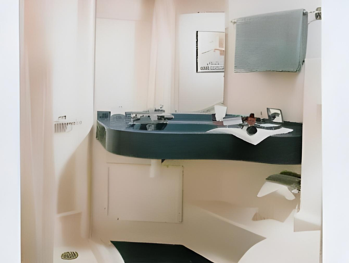 Bathroom 4, Hotel Stars Bordeaux Gare, Gironde