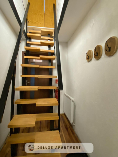 Others 5, Apartmanovy dom Visnove, Žilina