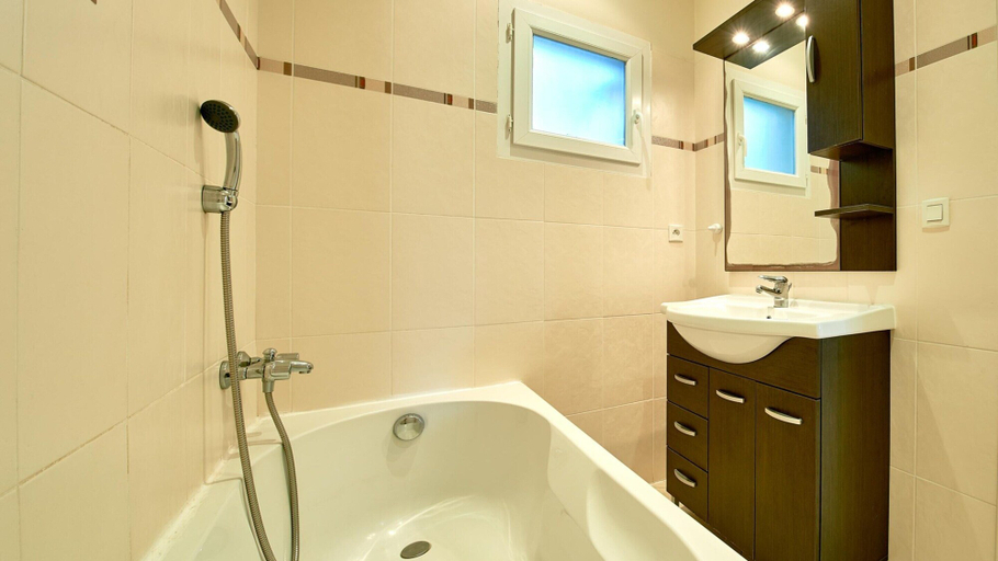 Bathroom 2, Holiday Home in Southern Corsica, Corse-du-Sud