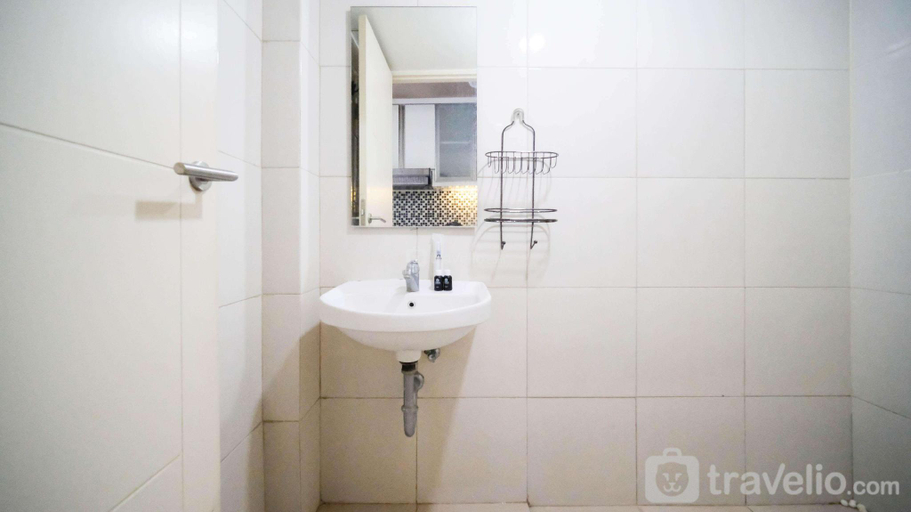Bathroom 3, Homey Studio Orchard Supermall Mansion By Travelio, Surabaya