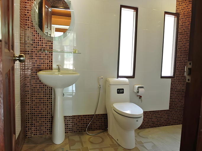 Bathroom 3, Rasa Sayang Resort, Ko Lanta