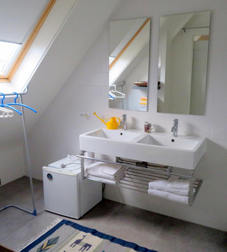 Others 2, Jacky's place, Helmond