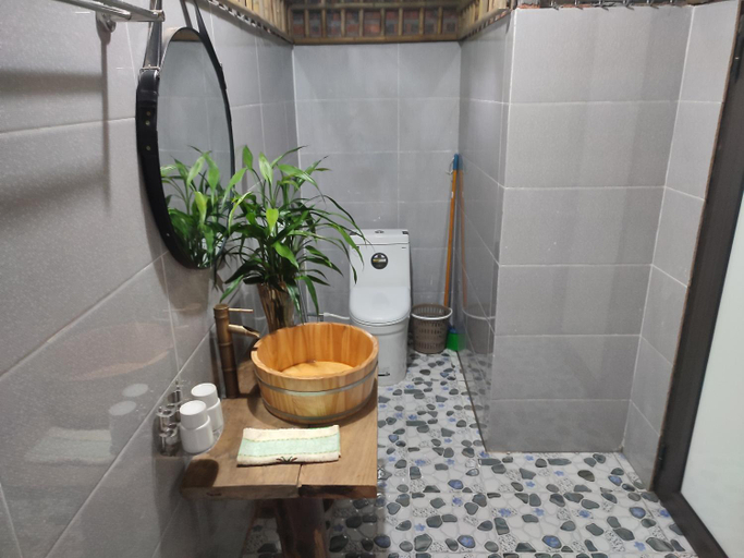 Bathroom 3, Hai Nam homestay, Mai Châu