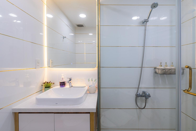 Bathroom 4, Ben Thanh Luxury Serviced Apartments, Ho Chi Minh City