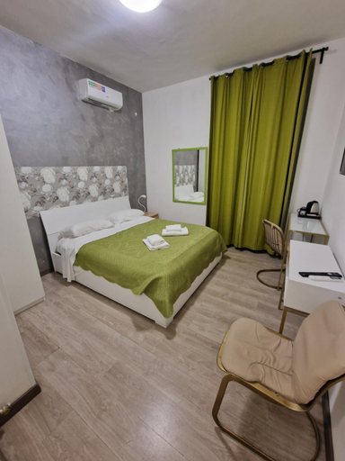Bedroom 2, Roma story 2, Rome