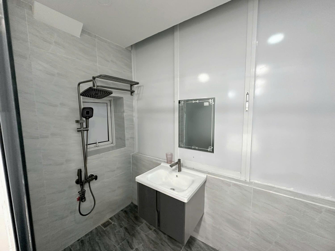 Bathroom 3, Hilary Hotel -Sư Van Hanh Q10, District 10