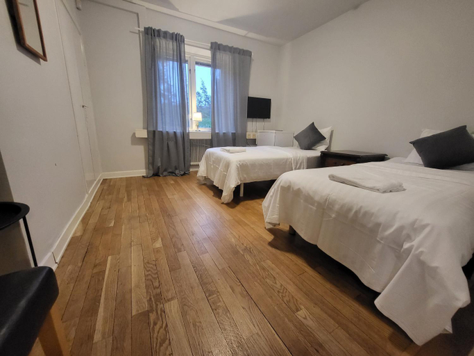 Others 5, IzKaMaGe Hotel 2, Västerås