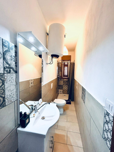 Bathroom 4, Casa di Sylwia, Palermo