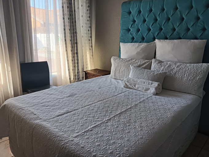 Bedroom 2, Desita La' Guesthouse, Bojanala