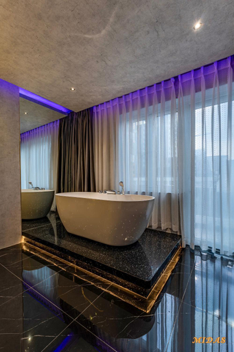 Others 4, Midas Hotel 2, Phú Nhuận