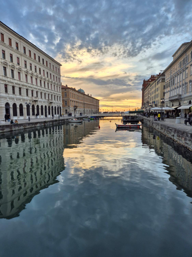 Others 5, Cerila, Trieste