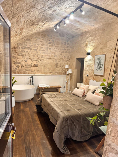 Bedroom 2, Sisters residence, Bari