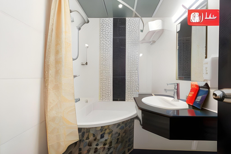 Bathroom 4, Saigon Pink Hotel, District 1