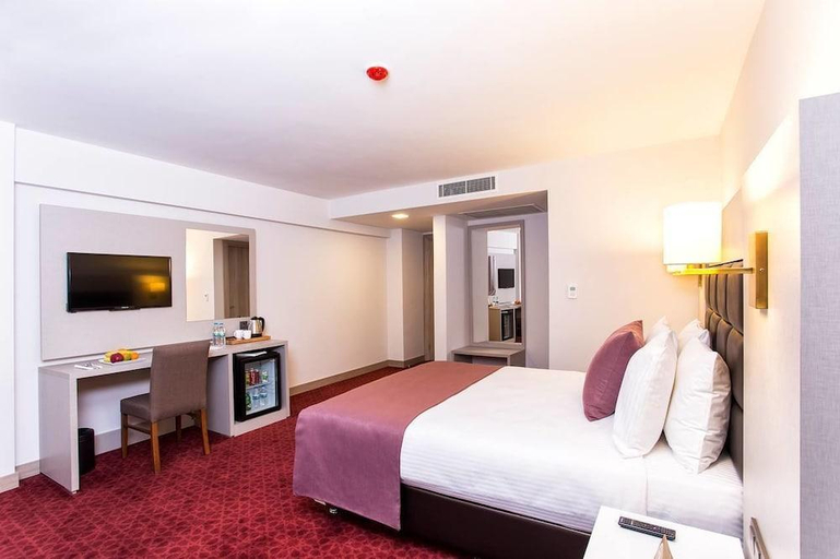 Bedroom 4, Perla Arya Hotel, Konak