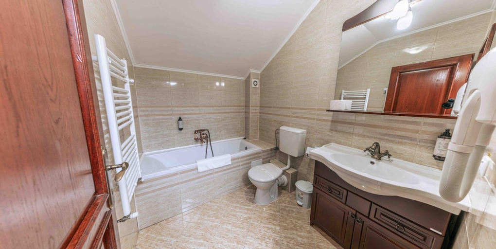 Bathroom 2, Casa ANTIC, Sanmartin