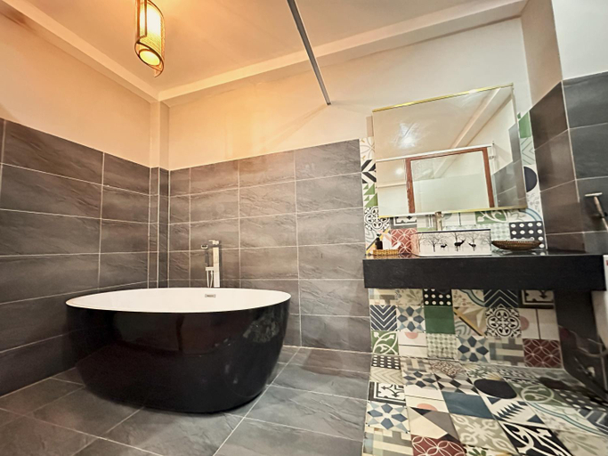 Bathroom 4, Cole Hotel & Apartment by Urban B, Tân Bình