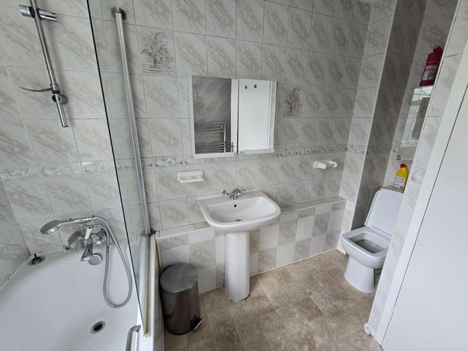 Bathroom 2, Beautiful rooms in PRIME location!, London