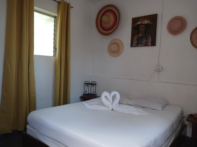 Others 5, Hostel SaltWater, Tola