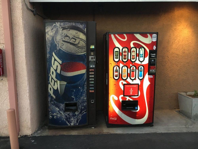 Food & Drinks, Mission Motel, Los Angeles