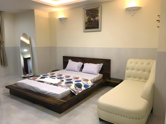 Bedroom 3, ABC hotel, District 2