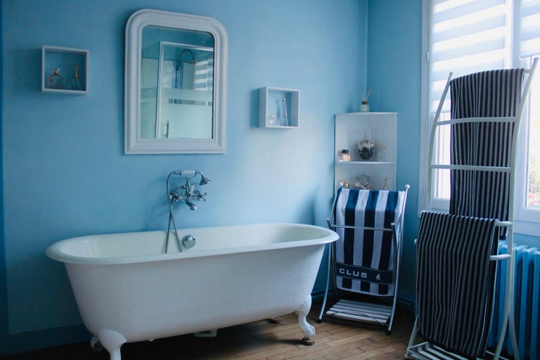 Bathroom 3, Chez Patou, Mayenne