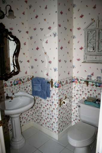 Bathroom 5, Heron Cay Lakeview Bed & Breakfast, Lake