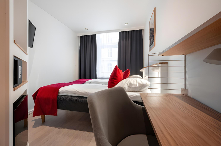 Bedroom 2, GO Hotel Ansgar, Copenhagen