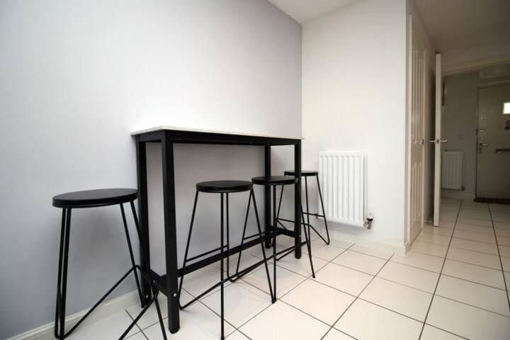Others 4, 4 BR | Free Parking | Garden, Monmouthshire
