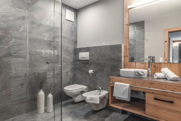 Bathroom 3, Auramonte, Bolzano