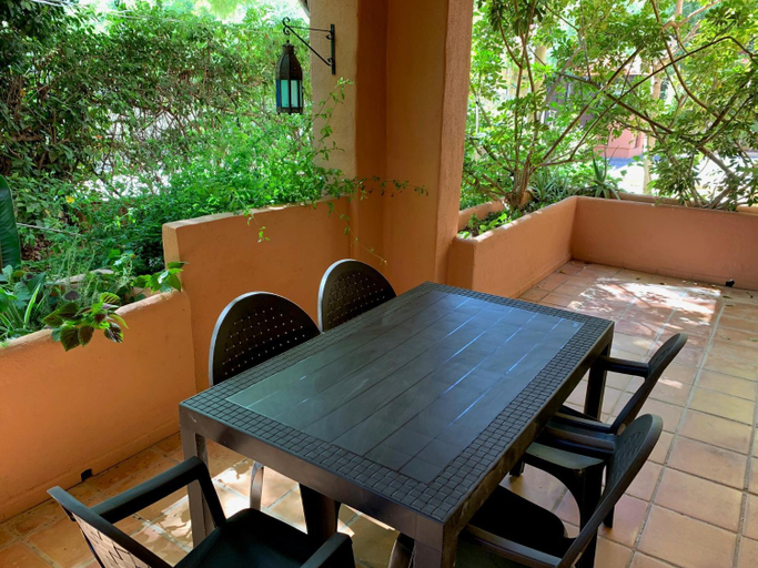 Others 5, Oasis de Marbella, Málaga