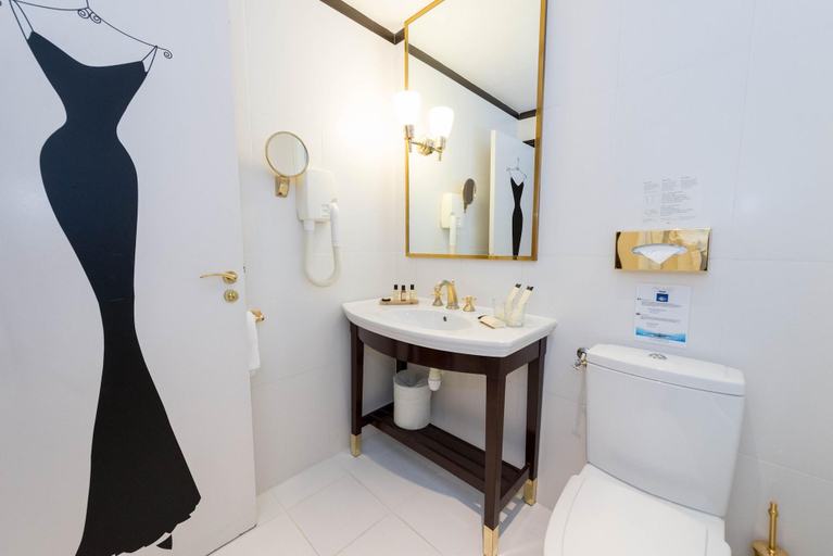 Bathroom 5, Hotel L'Ormaie & Spa, Paris