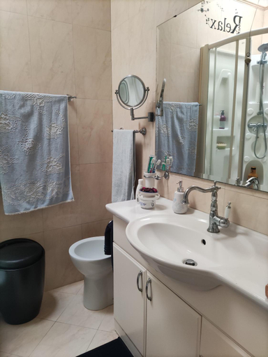 Bathroom 2, U' Pizzico ( the pinch ), Napoli