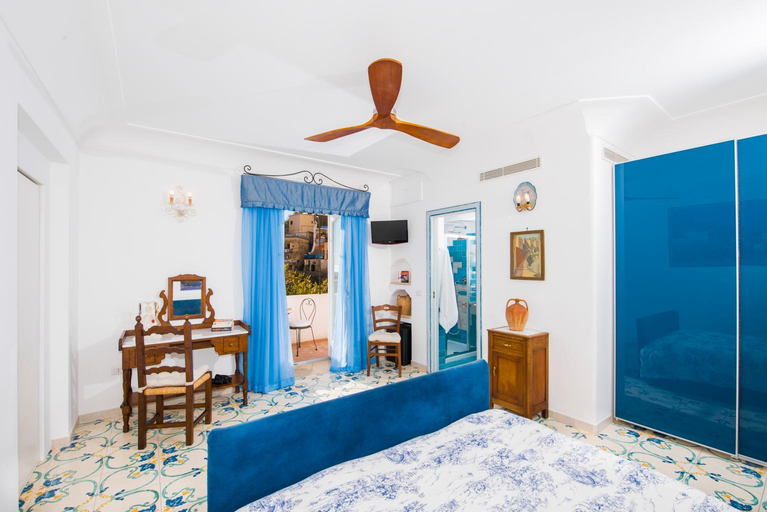 Bedroom 4, Dimora del Podestà, Salerno