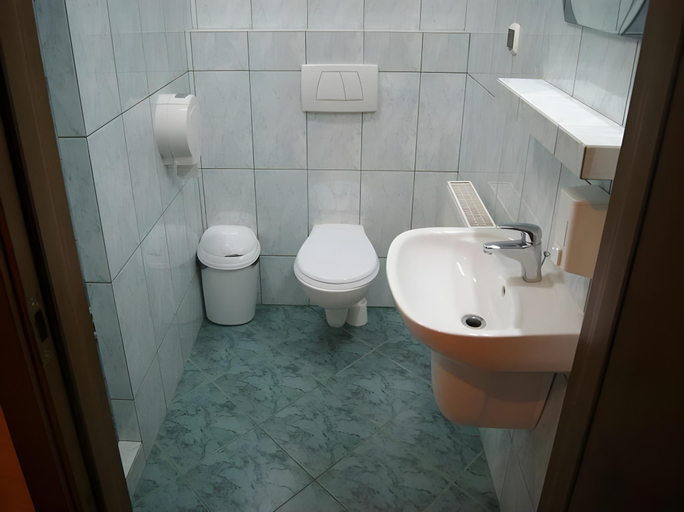 Bathroom 3, Hotel Jola, Września