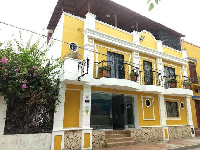 Exterior & Views
