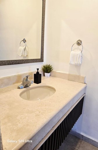 Bathroom 2, Hotel Express Inn, Sabinas