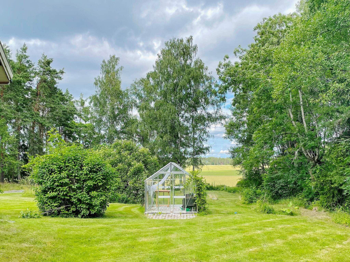 Others 5, star holiday home in BRO, Upplands-Bro