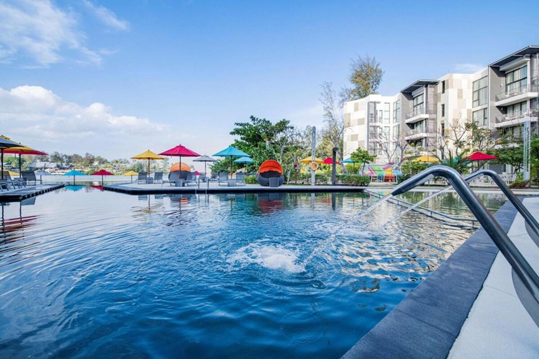Sport & Beauty 2, Deluxe lagoon view apartment at Cassia Residences, Pulau Phuket