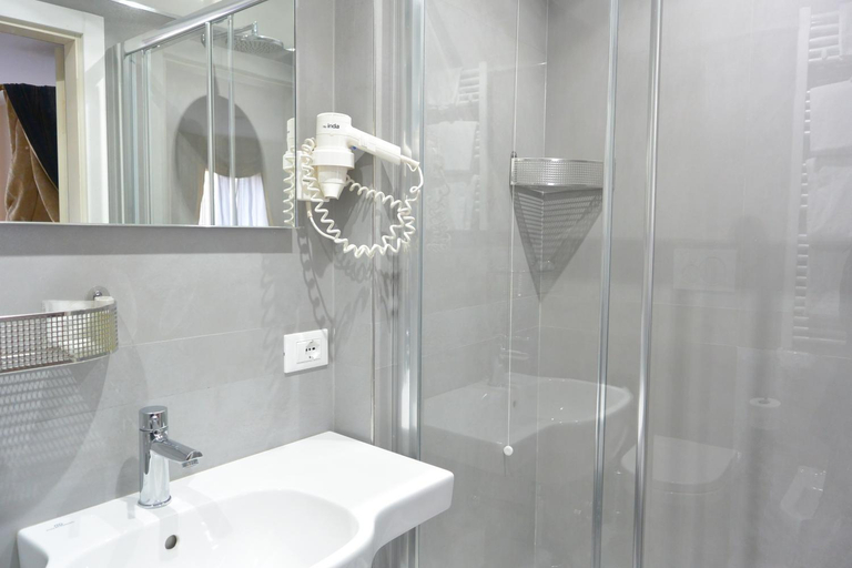 Bathroom 4, Hotel San Zulian, Venezia