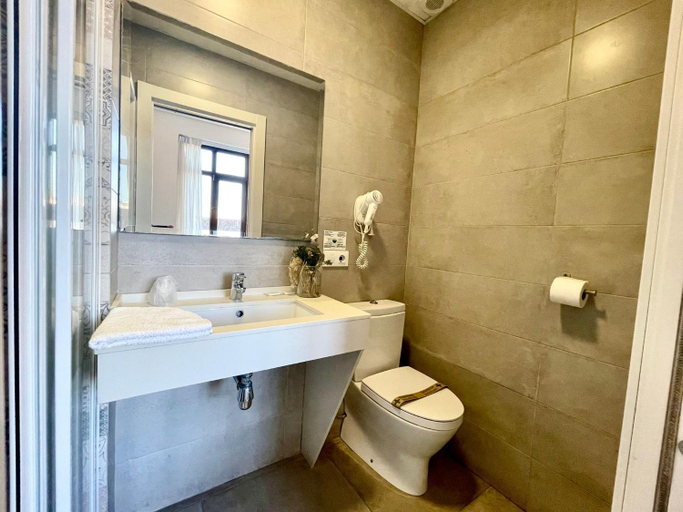 Bathroom 4, Balcon Al Mar, Valencia