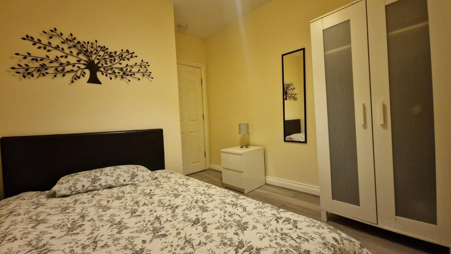 Others 5, Private Rooms near Hither green Station, London