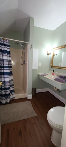 Bathroom 3, Misty Mountain Inn, Union