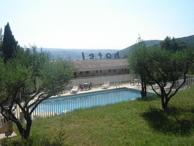 Exterior & Views 2, Logis Hotel Le Col De L'ange, Var
