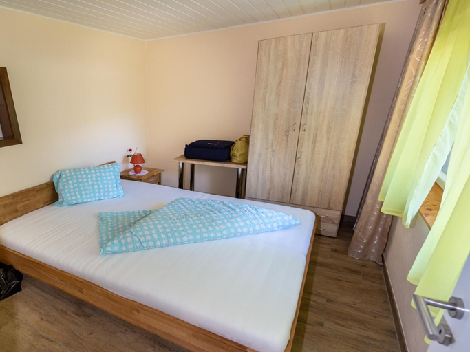 Bedroom 3, Bungalow by Lake Ossiach with Mountain Views, Feldkirchen