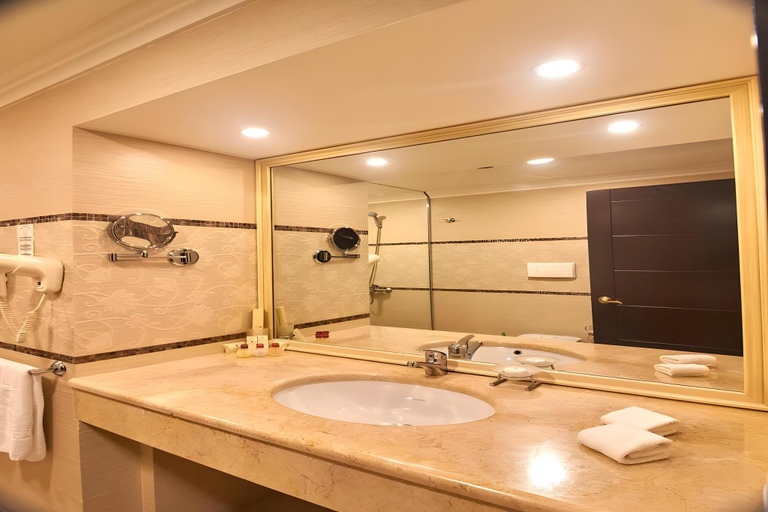 Bathroom 5, Grand Mir Hotel, Tashkent City