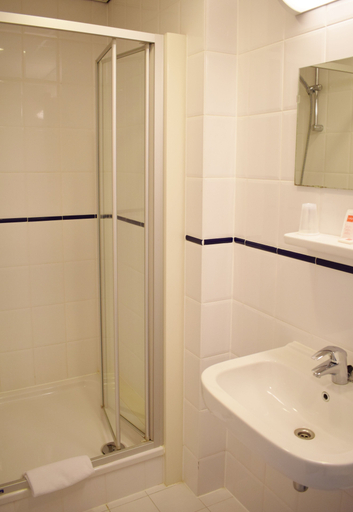 Bathroom 3, Hotel Restaurant Noordooster, Delfzijl