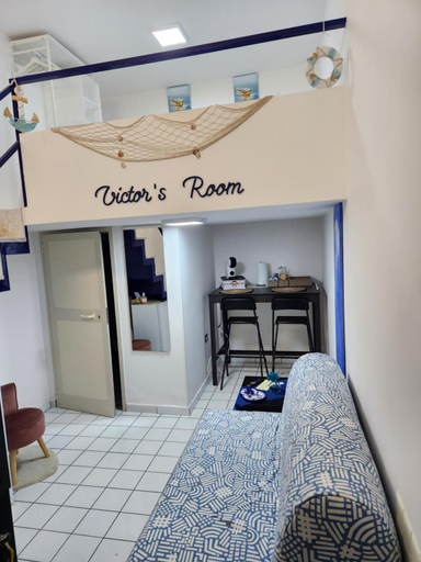 Others 5, Victor's Room, Salerno