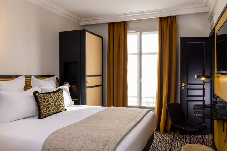 Bedroom 2, Grand Hotel Chicago, Paris