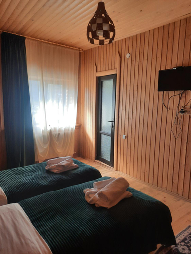 Others 5, Bana, Kazbegi